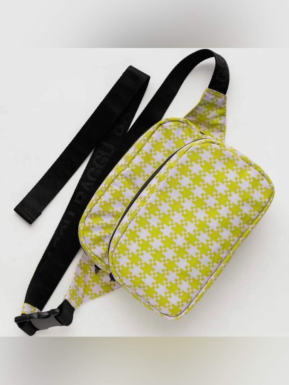 BAGGU Pistachio and pink pixel crossbody